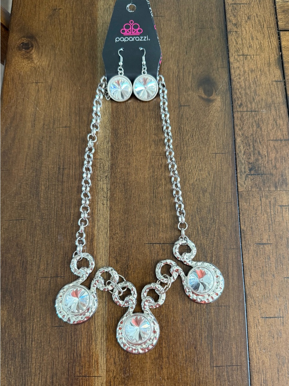 paparazzi Silver Shiny Disc Pendant Necklace with Matching Earrings